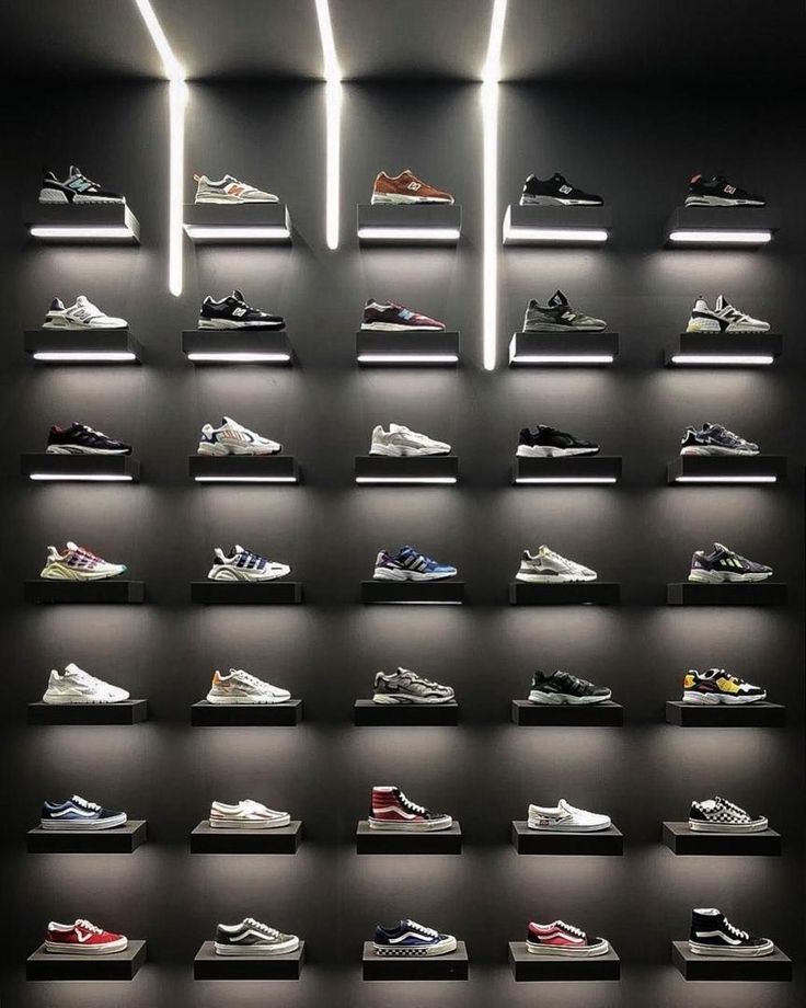 SNEAKERS